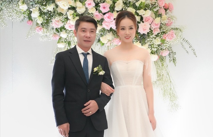 Vợ NSND Công Lý Phản Hồi Những Đồn Thổi và Chia Sẻ Cuộc Sống Gia Đình 14 Vợ NSND Công Lý Phản Hồi Những Đồn Thổi và Chia Sẻ Cuộc Sống Gia Đình