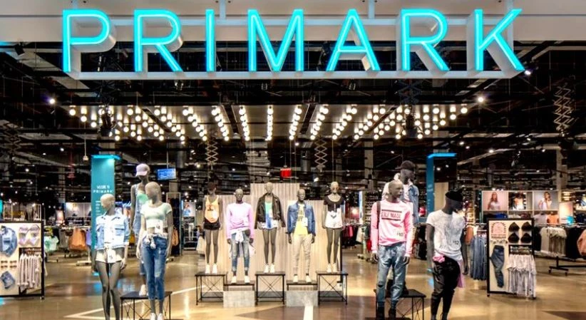 H&M Tái Xuất Tại London Fashion Week 2025: Khẳng Định Vị Thế Giữa Cuộc Đua Gay Gắt 14 H&M Tái Xuất Tại London Fashion Week 2025: Khẳng Định Vị Thế Giữa Cuộc Đua Gay Gắt